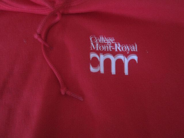 Collège Mont-Royal/ Chandail coton ouaté avec capuchon rouge L dans Enfants et jeunesse  à Ville de Montréal - Image 4