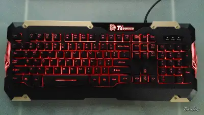 Clavier pour Gamer Ttesports Commander de Thermaltake Edition Rouge/Red Ttesports Commander Gaming K...