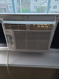 Frigidaire FRA052XT7 Window Air Conditioner