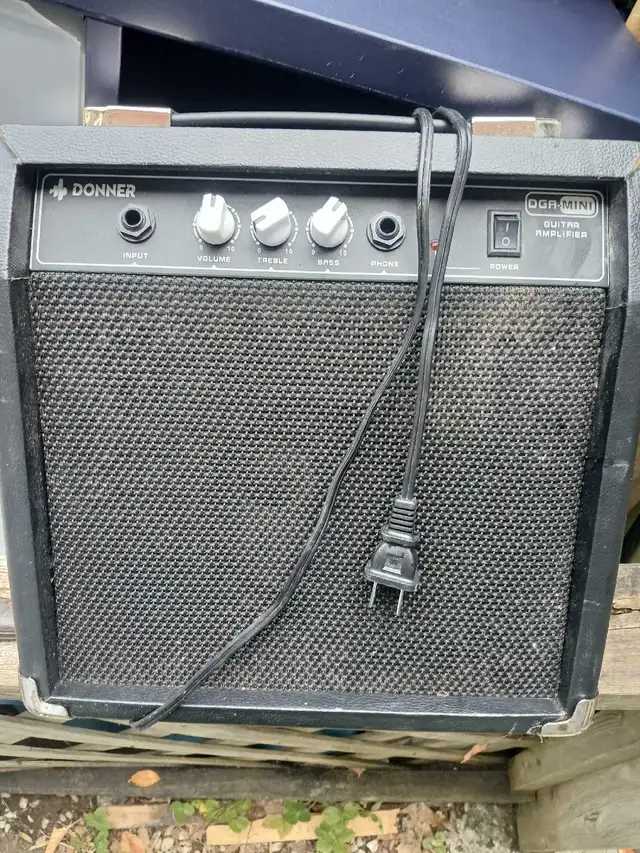 Donner Guitar Amplifier in Amps & Pedals in Markham / York Region - Image 2