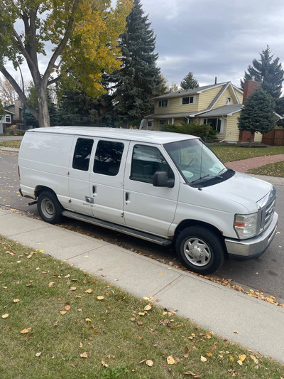 2011 ford e250 NEED GONE 