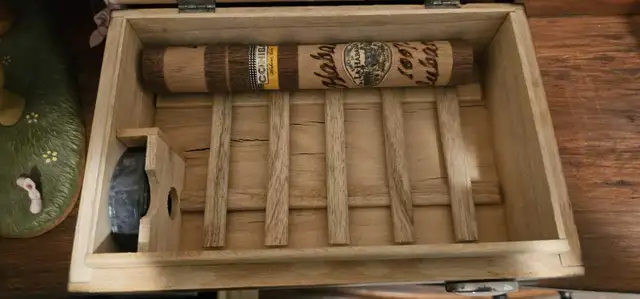 Cigar Humidor64573398428033122