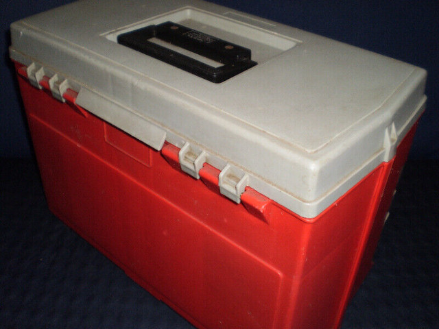 Vintage Plano 833 Fishing Tackle Tool Box in Fishing, Camping & Outdoors in City of Toronto - Image 4