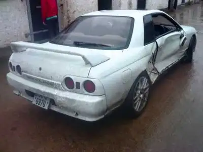 Looking for damaged, blown, rusted: Nissan Skyline R32, R33, R34
