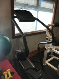 Commercial Elliptical Machine