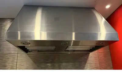 Pro-style stainless steel wall-mount chimney range hood, View more