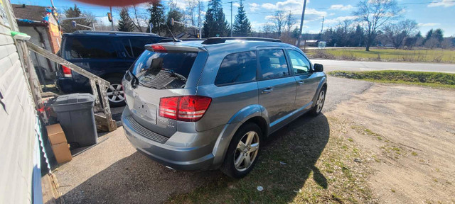 2010 dodge journey 149,000km. safety included  in Cars & Trucks in London - Image 4