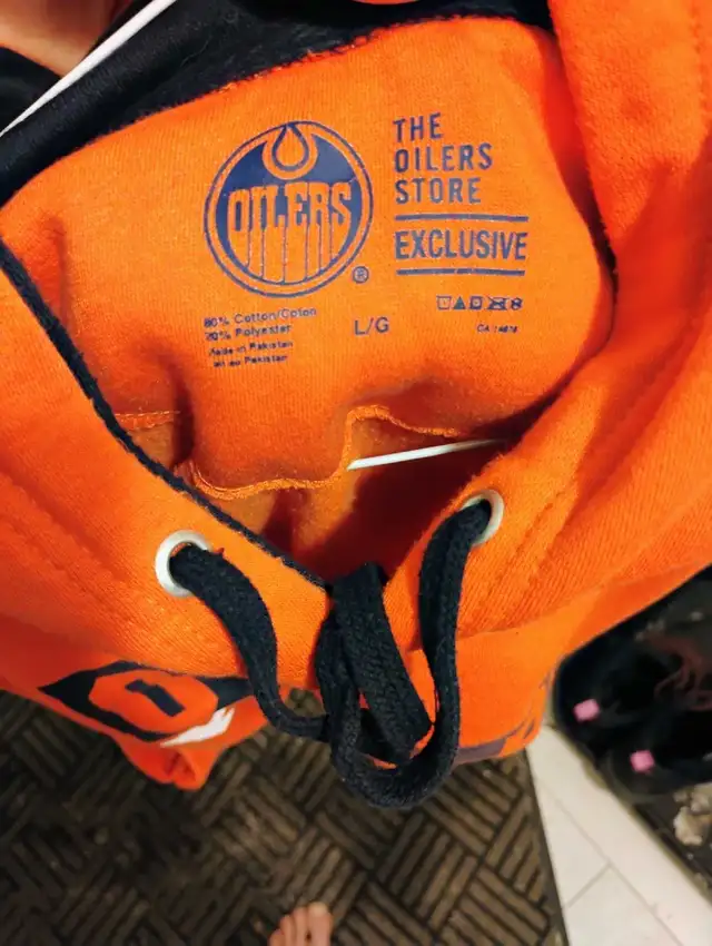 Edmonton Oilers hoodie  in Men's in Oshawa / Durham Region - Image 4