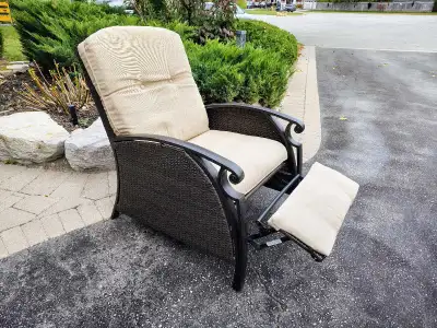 Outdoor Lazy Boy Recliner **LIKE NEW**, View more