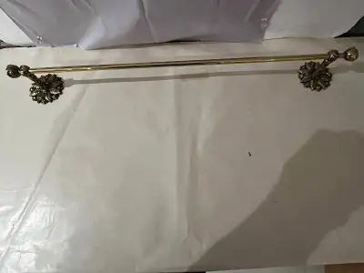 VINTAGE BRASS TOWEL ROD -  PORTE-SERVIETTES EN LAITON, View more
