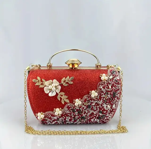 Red Glitter Evening Bag in Bags & Luggage in Mississauga / Peel Region - Image 6