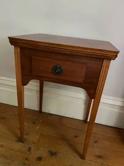Antique 19th Century Walnut Single Drawer Side Table with Tapered Legs