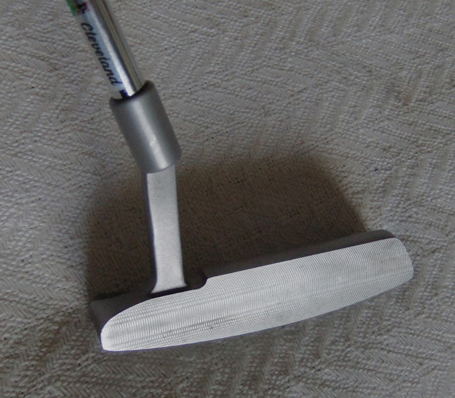 Cleveland Classic Collection Putter - Left in Golf in Sarnia - Image 2