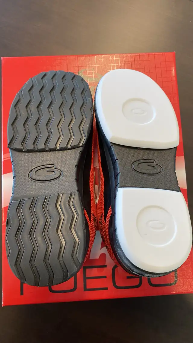 Women’s curling shoes size 8.5 - NEW in Curling in Sarnia - Image 3