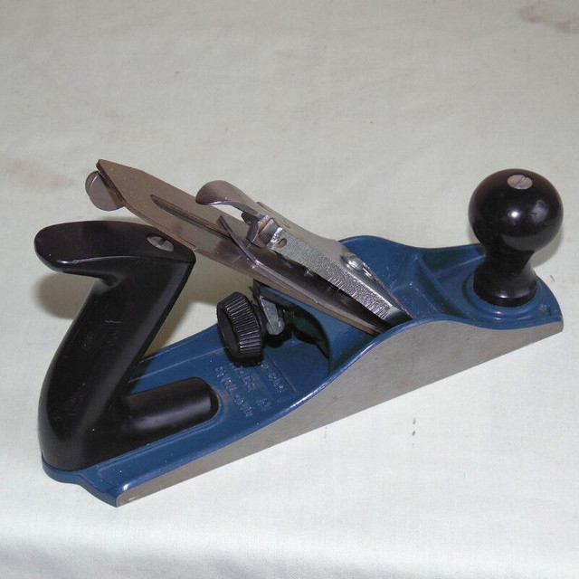 VINTAGE STANLEY 12-204 WOOD SMOOTH PLANE NO 4 SIZE in Hand Tools in Mississauga / Peel Region - Image 2