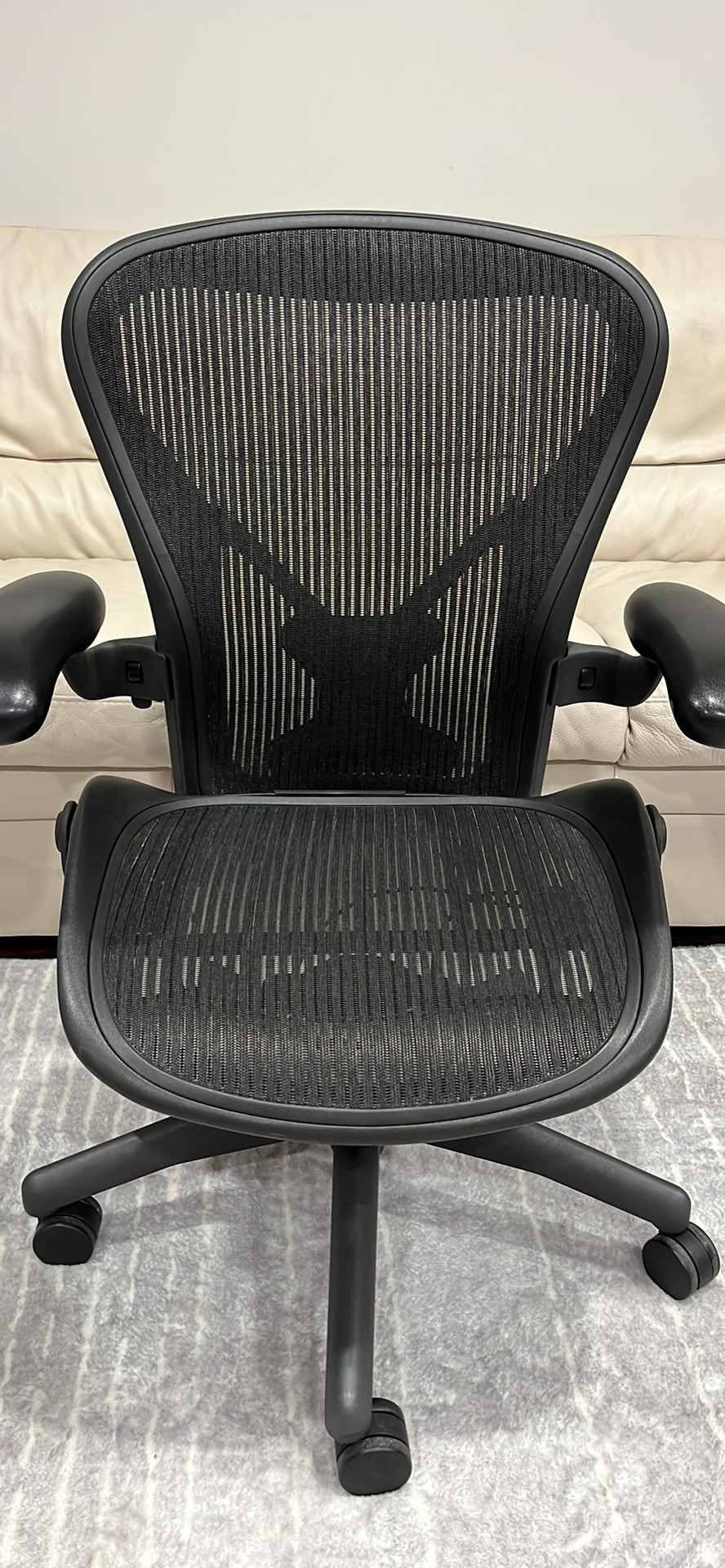 Herman miller aeron chair kijiji sale