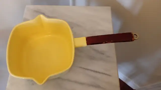 CAST IRON 2 SPOUT POT  (NO LID) in Kitchen & Dining Wares in Ottawa - Image 2