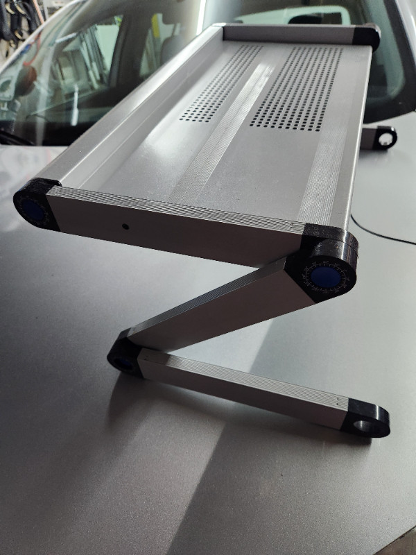 Articulated laptop stand with height adjustment in Laptop Accessories in City of Toronto - Image 4