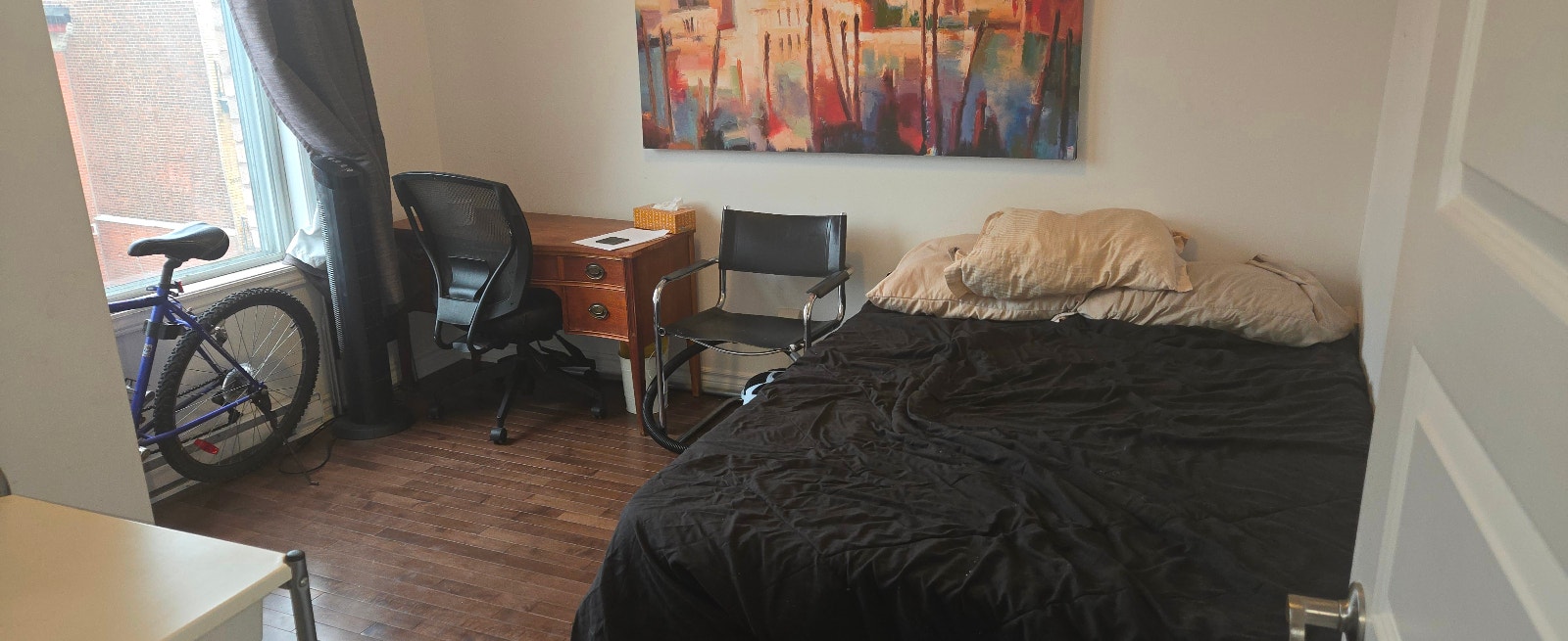 Beautiful Sunny apartment to share. AC and Utilities included — photo 3