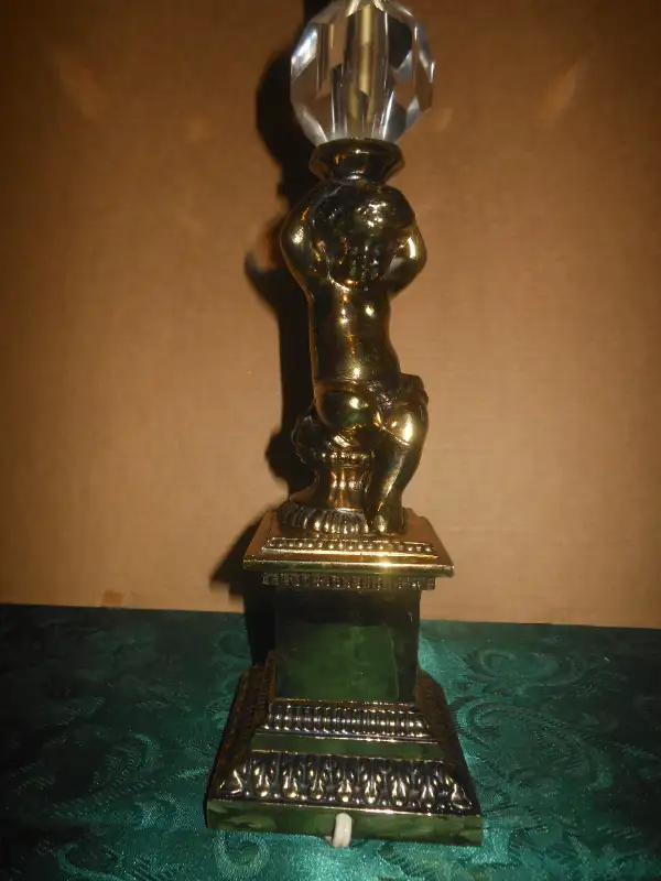 Vintage brass table lamp in Indoor Lighting & Fans in City of Montréal - Image 2