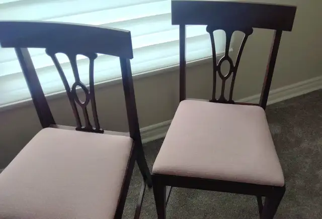 4 Dining Room Chairs in Chairs & Recliners in Markham / York Region - Image 6