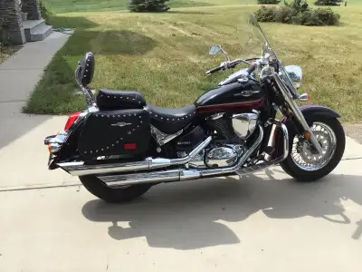 I'm selling my 2013 Suzuki Boulevard VL800, a reliable and stylish cruiser with 35936 kilometers on...