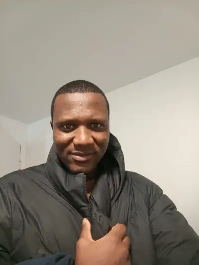 Bonsoir je suis à la recherche d'un job à Montréal je suis homme à tout faire