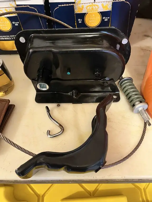 Ford spare tire hoist in Tires & Rims in Winnipeg - Image 2