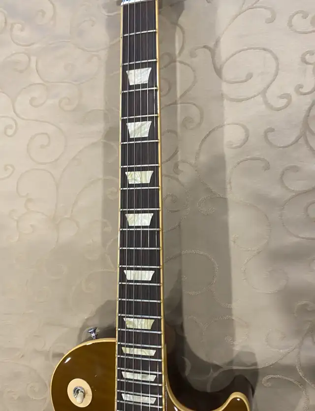 2007 Gibson Les Paul Standard Premium Plus Top 50's Neck Guitar in Guitars in Markham / York Region - Image 5