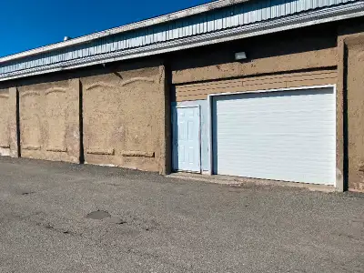 5600 sq ft space for rent just off Rothesay Ave. Good for a wharehouse and or shop. 3600 ft on the m...