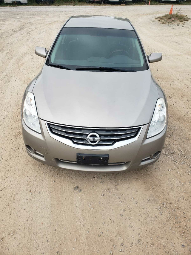 2011 nissan altima in Cars & Trucks in Oakville / Halton Region - Image 2