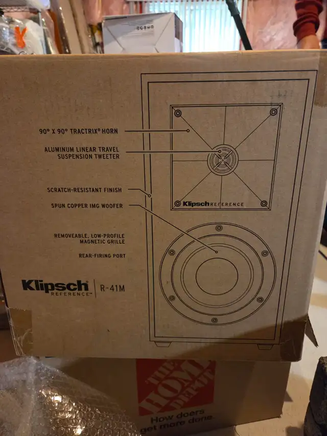 Klipsch R41M 50-Watt Bookshelf Speaker in Speakers in Markham / York Region - Image 4