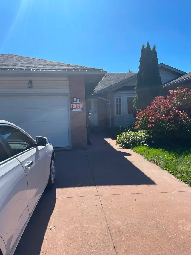 Townhouse for rent on Village Court in Long Term Rentals in Sault Ste. Marie - Image 2