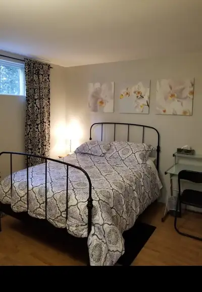 Bonjour, Je suis une maman habitant seule avec sa fille. J'offre une chambre en colocation pour une...