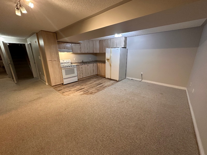 Legal raised 2Bdrm Basement apartment in North Oshawa Util inc Long