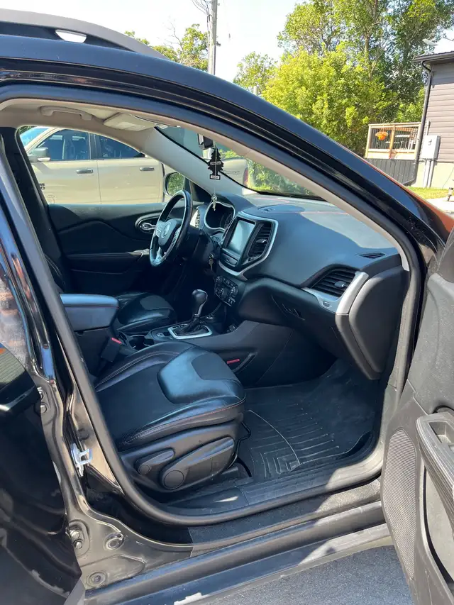 2017 Jeep Cherokee Trailhawk562911384333209607