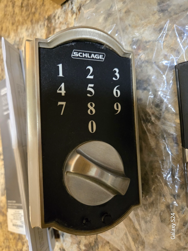 Schlage Keyless Entry Door Lock in Windows, Doors & Trim in Burnaby/New Westminster - Image 3