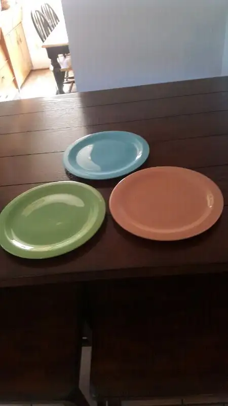 Plates & Glasses          $6 for all 6 items.   Sherwood Park in Kitchen & Dining Wares in Strathcona County - Image 2