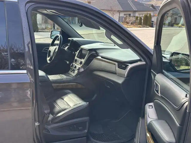 2017 GMC Yukon XL Denali 4WD in Cars & Trucks in Kelowna - Image 16