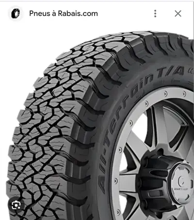 Tres bon pneu seulement 3 mois d'usure Acheter en Aout enlever en novembre pour pneu dhiver 900$ Pay...