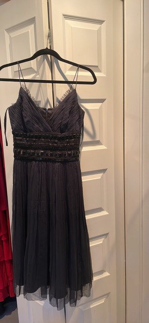 Robe De Soirée | Achetez ou vendez des robes et jupes dans Grand Montréal |  Petites annonces de Kijiji