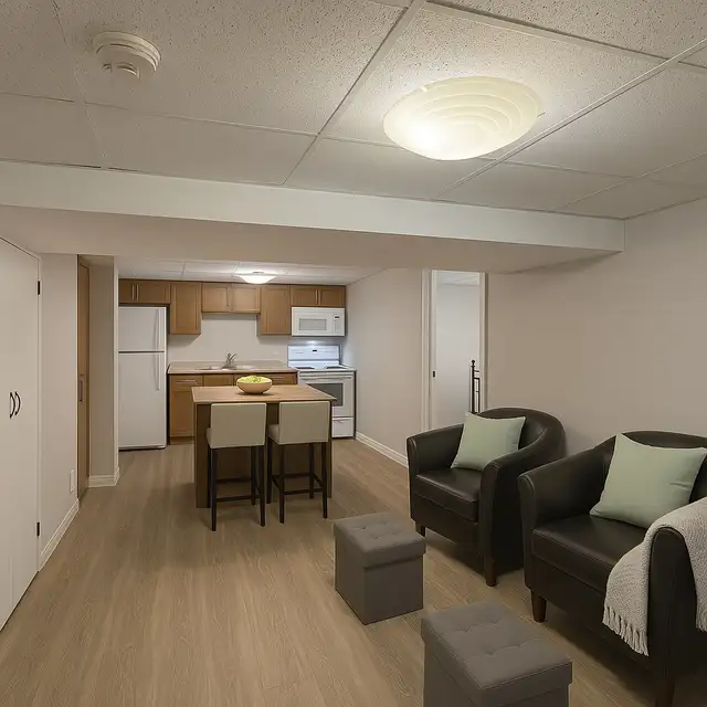 5 Room  Student Rental63417638310017124