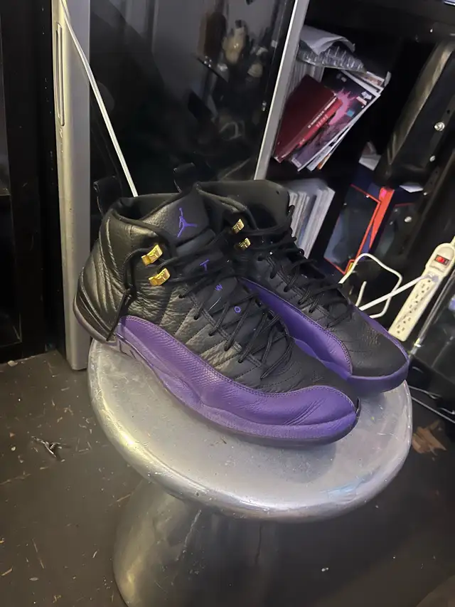 Jordan 12 Retro size 13 purple and black in Men's Shoes in City of Toronto - Image 3