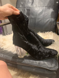 Black velvet boots 