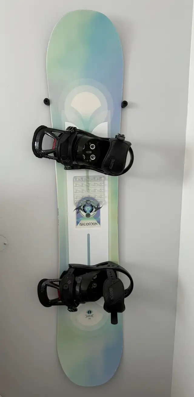 Salomon Lotus Snowboard 151cm with Burton Freestyle Bindings63611957099265120