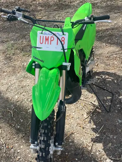 2023 Kawasaki KX 85 2 stroke, low hours. Brake handle is broken, have a new one on the way when it a...