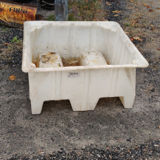 36 x 36 poly bin in Tool Storage & Benches in Muskoka