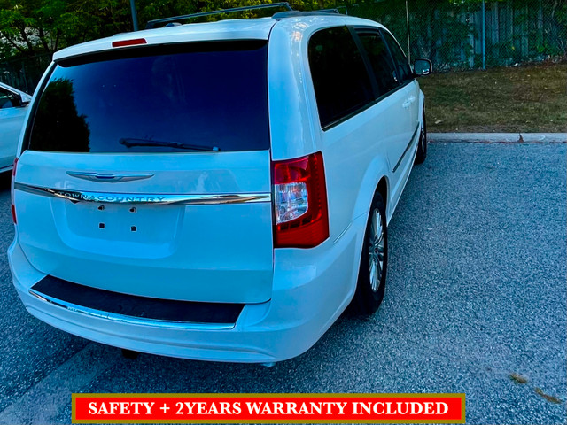 2013 TOWN  AND COUNTRY   DVD POWR SLIDING DOORS  SAFETY + 2YEARS in Cars & Trucks in City of Toronto