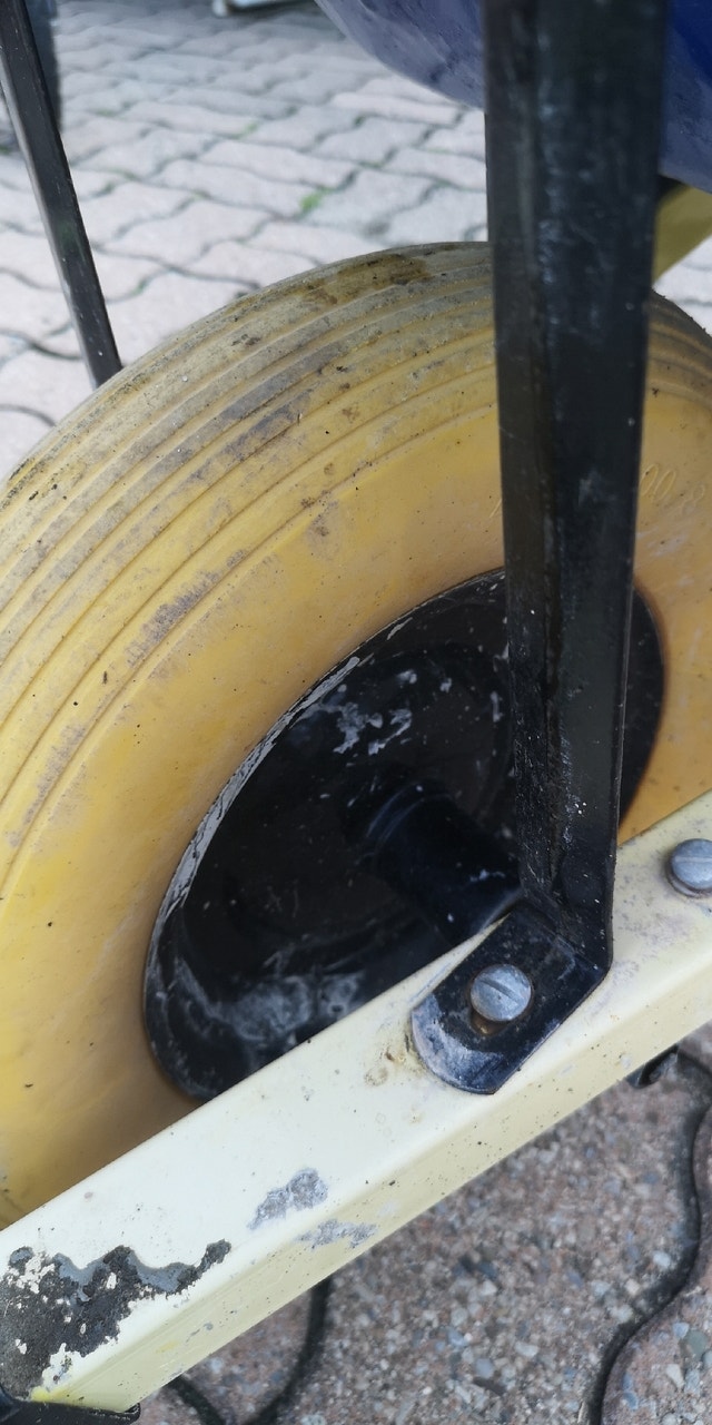 Erie heavy duty metal frame wheelbarrow Foam tire 450lb Outdoor Tools