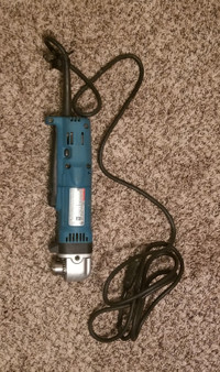 MAKITA 3/8 ANGLE DRILL LIKE NEW...ALSO ELECTRIC TEMPORARY LIGHTS